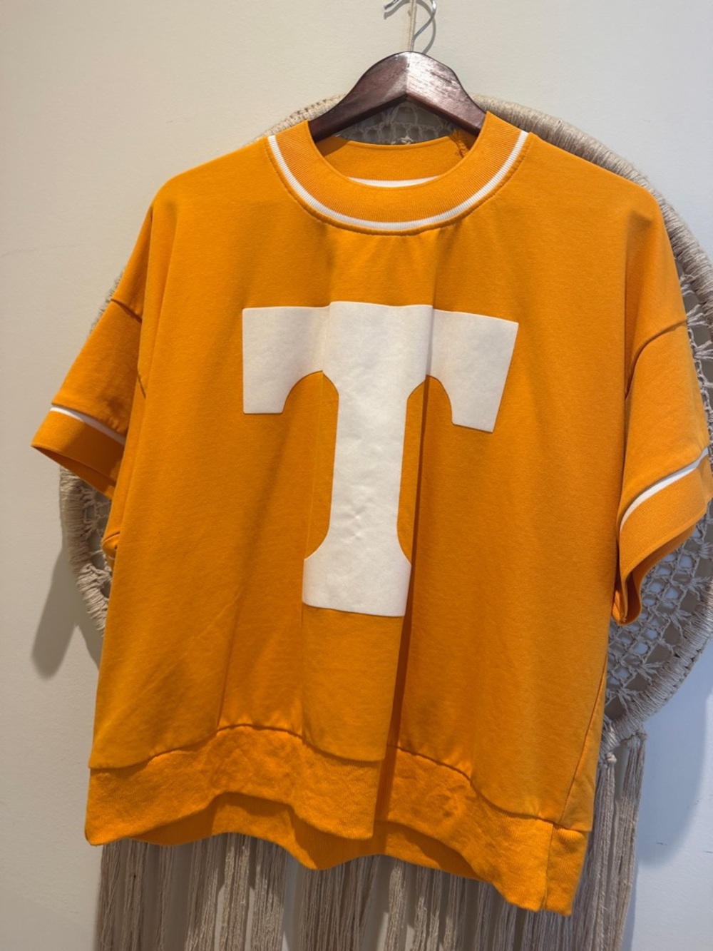 University of Tennessee T Orange Short Sleeve Sweatshirt/ish feeling Top - Picture 2 of 15
